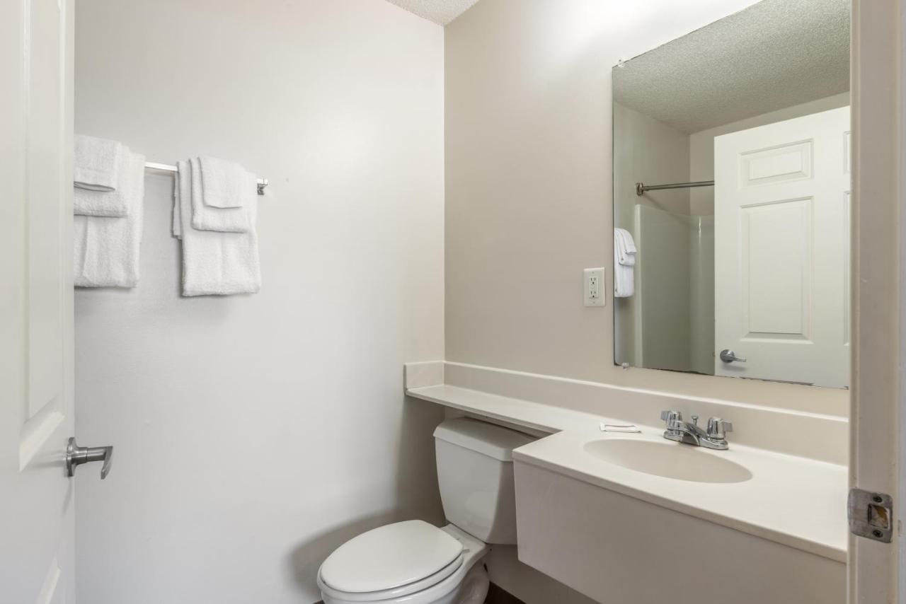 Hometowne Studios & Suites By Red Roof Charlotte - Concord Extérieur photo