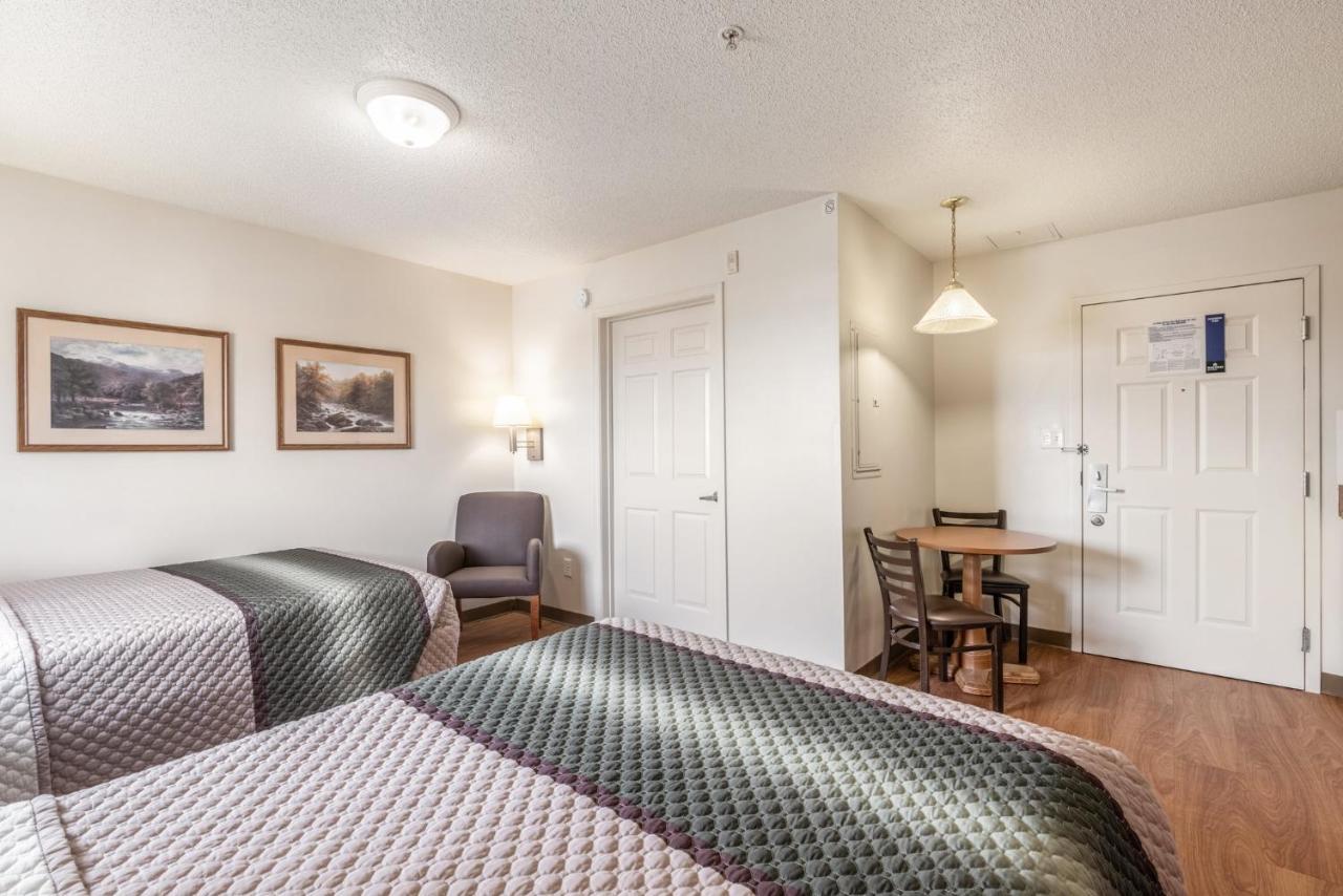 Hometowne Studios & Suites By Red Roof Charlotte - Concord Extérieur photo