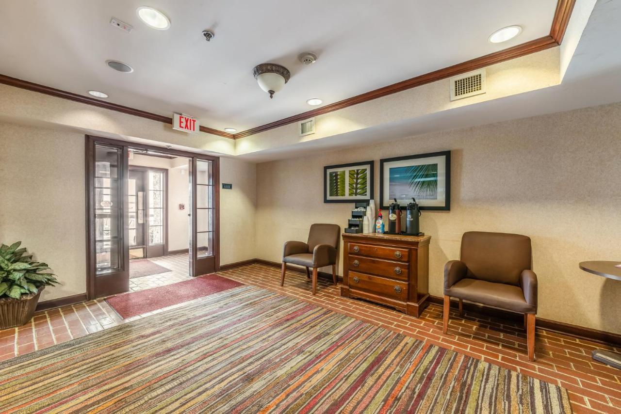 Hometowne Studios & Suites By Red Roof Charlotte - Concord Extérieur photo