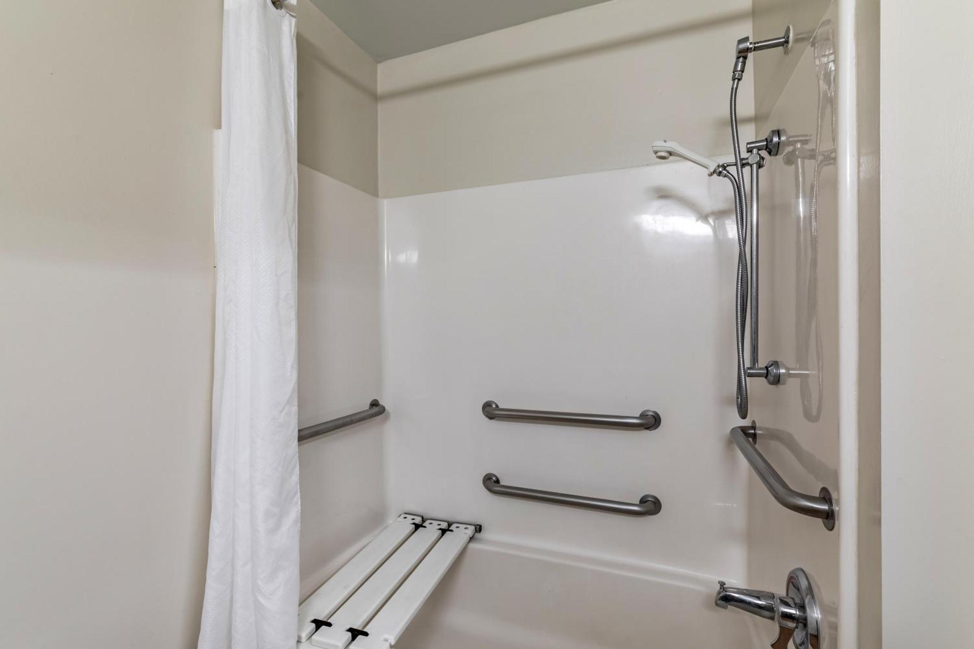 Hometowne Studios & Suites By Red Roof Charlotte - Concord Extérieur photo