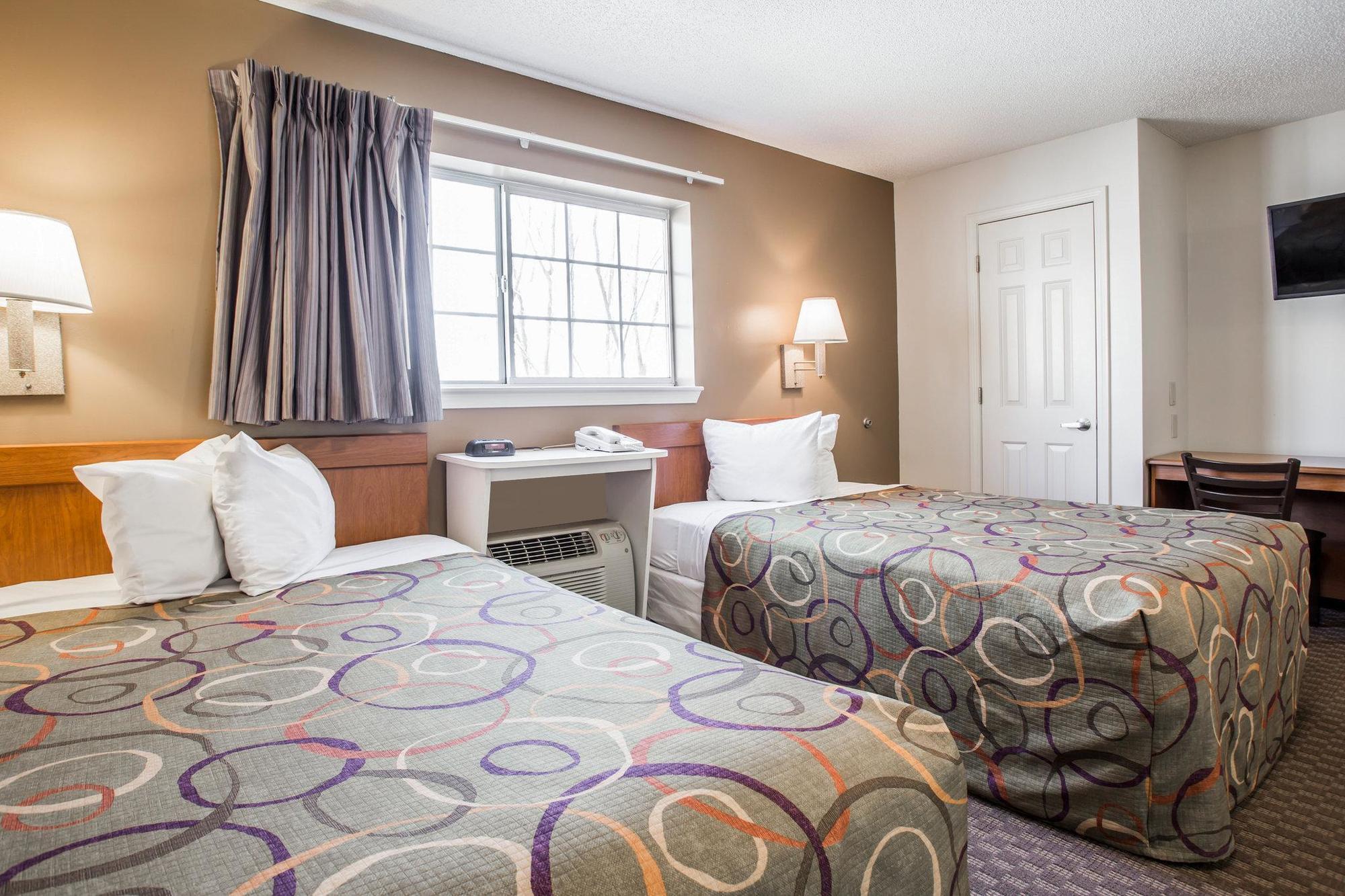 Hometowne Studios & Suites By Red Roof Charlotte - Concord Extérieur photo
