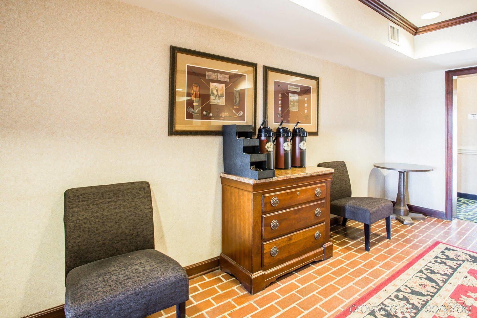 Hometowne Studios & Suites By Red Roof Charlotte - Concord Extérieur photo