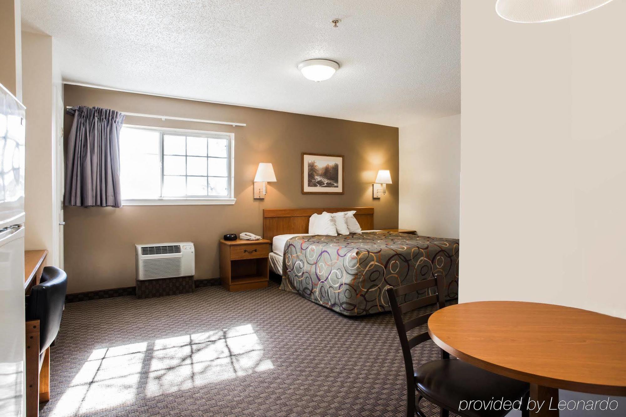 Hometowne Studios & Suites By Red Roof Charlotte - Concord Extérieur photo